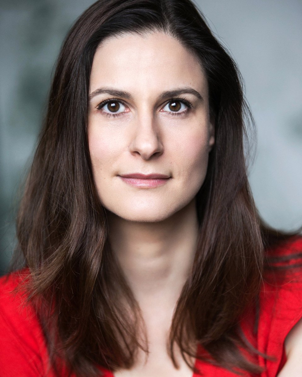 RoamProductions's tweet photo. Introducing our country bumpkin wife, ANNE, played by the really, really funny @RoxanehR https://t.co/dSiWGmOCcT