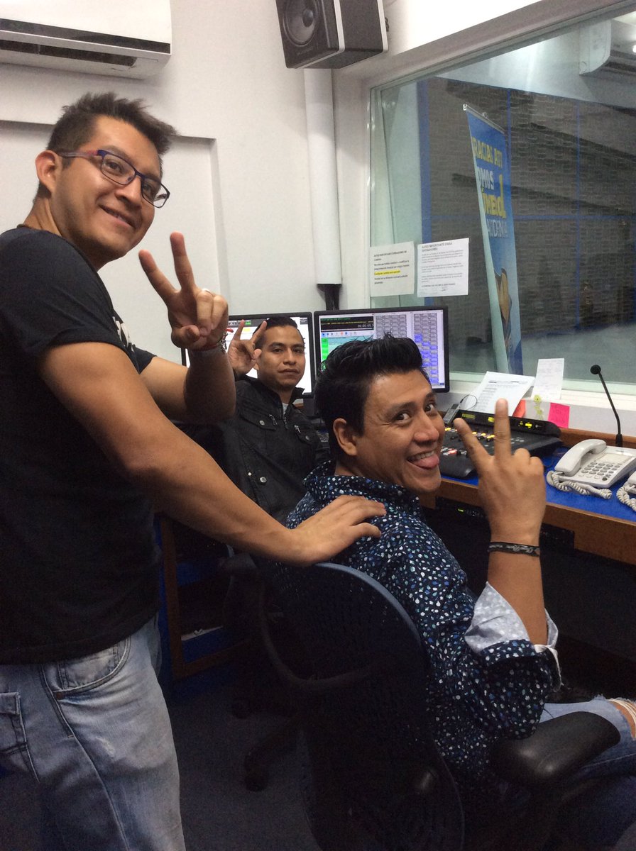 pvillalobosadan's tweet photo. Listo @YODEBUENAS para entrarle contocho a @La99fm ¡vientooooosss! ✌️😎 https://t.co/eXyimj6aDq
