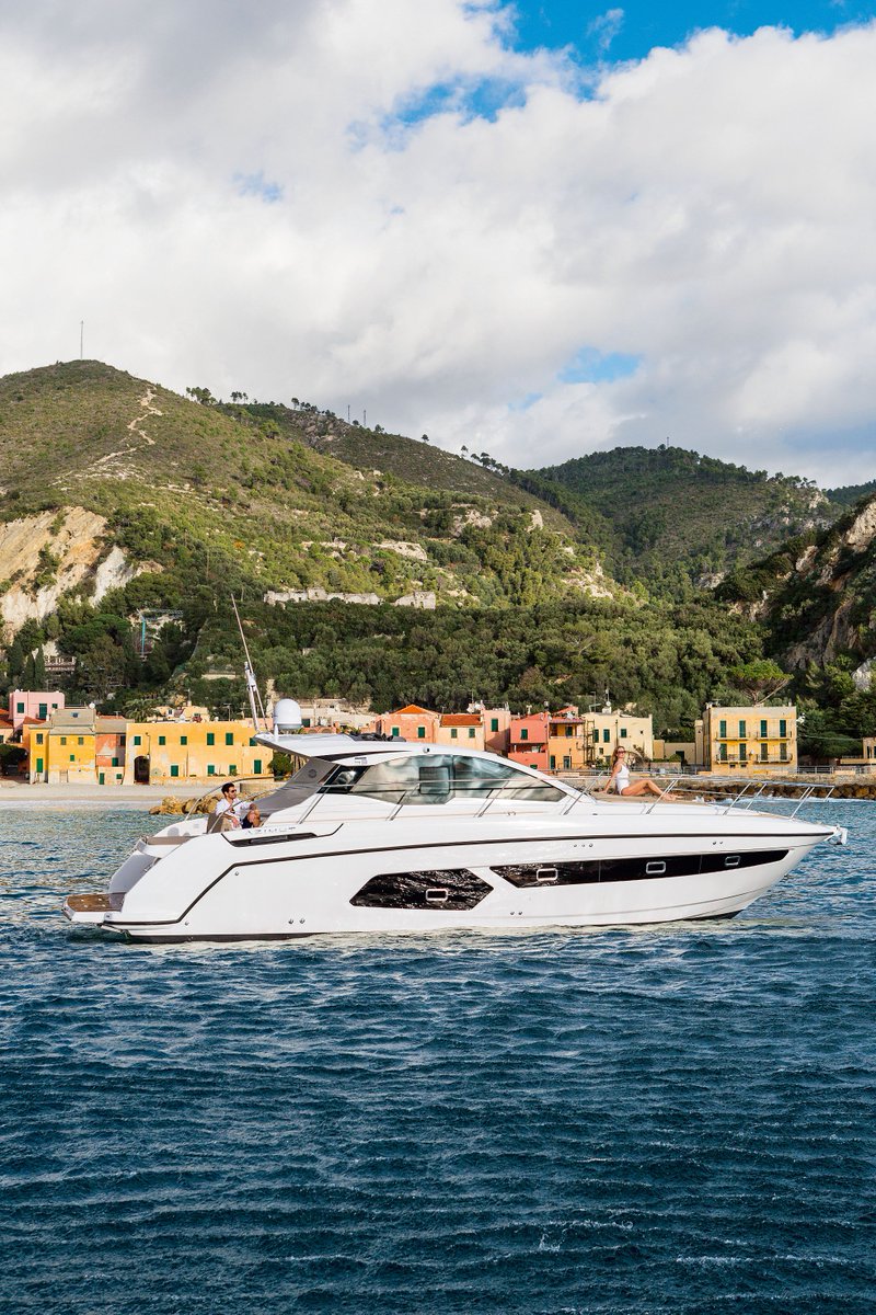 Azimut_Yachts's tweet photo. Azimut #Atlantis43 has just been awarded at the Asia Boating Awards 2016! https://t.co/RFSDxM5KPa