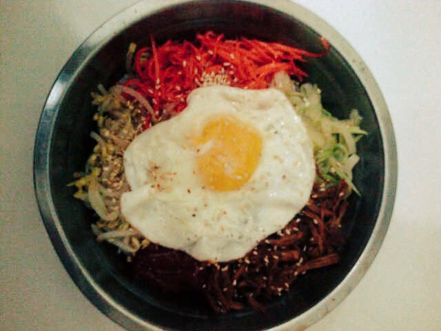 sonichandra87's tweet photo. My lovely wife homemade bibimbap...masta https://t.co/GiRZTQcIpd