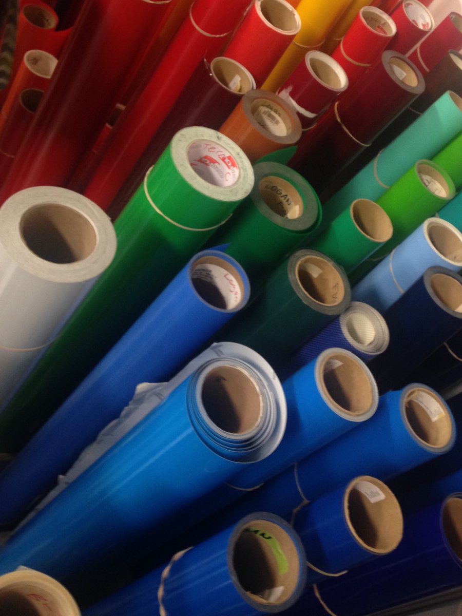 emilyaelwell's tweet image. Fun time exploring the fabrication shop at #DCL with @joannaaluo. @_Continuum @IDBldg #bostondesignweek