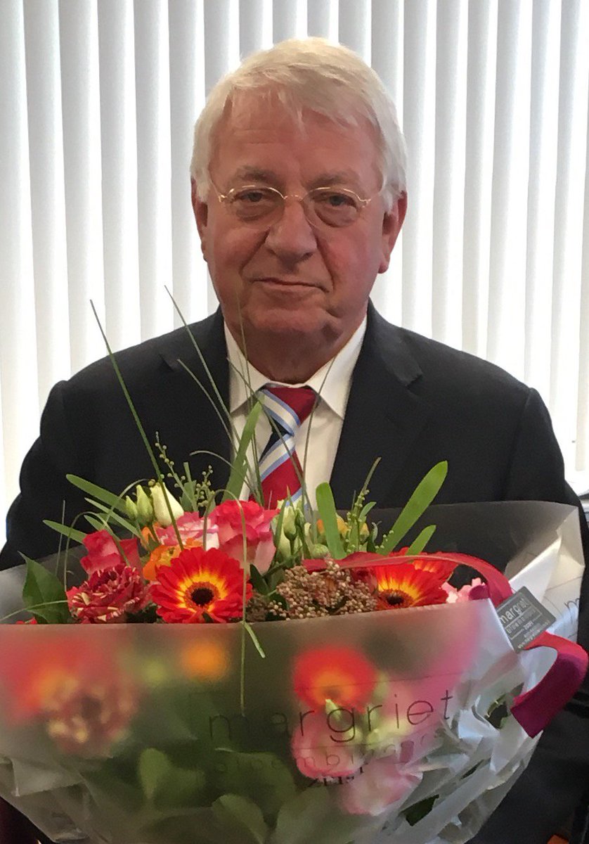Wim van der Leegte, CEO van <a href="/VDL_Groep/">VDL Groep</a> is uitgeroepen tot Boegbeeld Nederlands Ondernemerschap. #FBA2016
