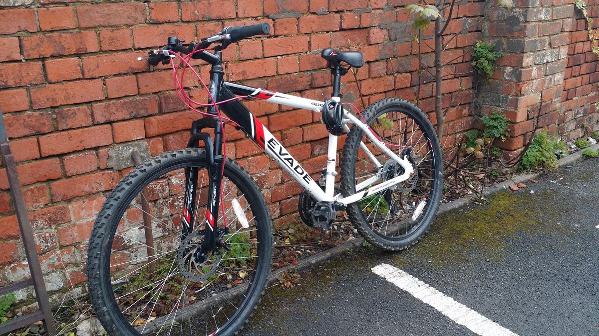 Does this Apollo Evade bike belong to you? If so please call Surrey Police on 101 &amp; quote ref 45160026532