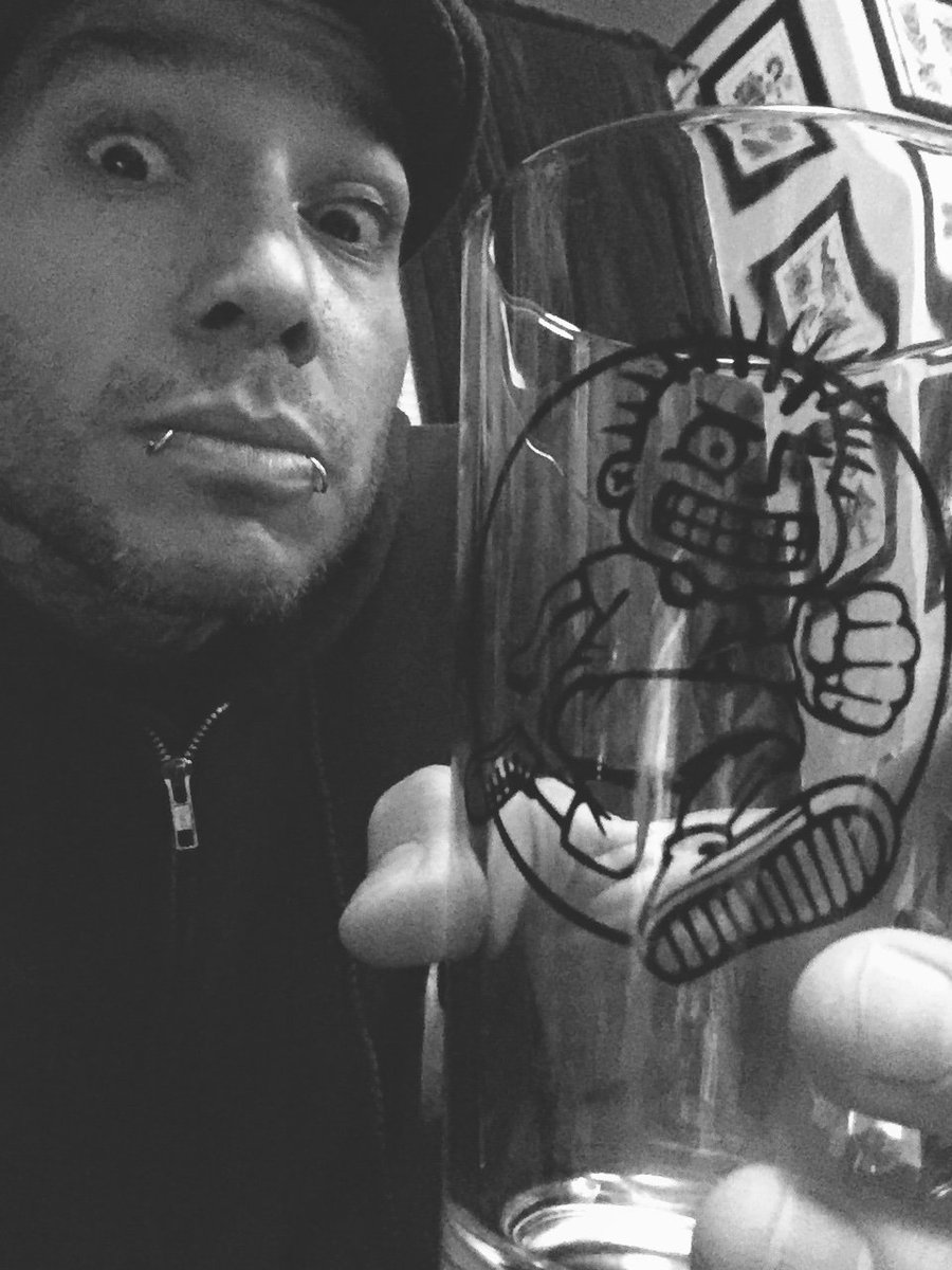 Back in stock just in time for #NationalBeerDay! 🍻 mercharsenal.bigcartel.com/product/mxpx-p…