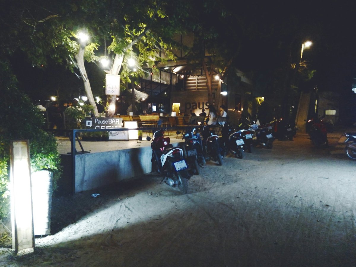 earnznNK's tweet photo. มันดีมากแก ที่พักและร้านนั่งชิล นอนไปฟังเพลงไป เก๋สุด 😍🌴🐳 #pauseresort #เกาะล้าน #รีวิวไทยแลนด์ #ReviewThailand https://t.co/nVcNyYeMXi
