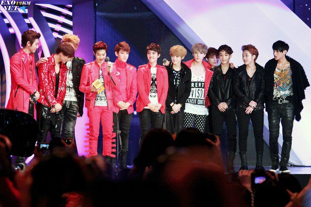 LabanDear's tweet photo. It's been a years...And I'm proud of it. #4YearsWithEXO #4yearswithluhan #4Yearswithkris https://t.co/kAB6RAZGGW