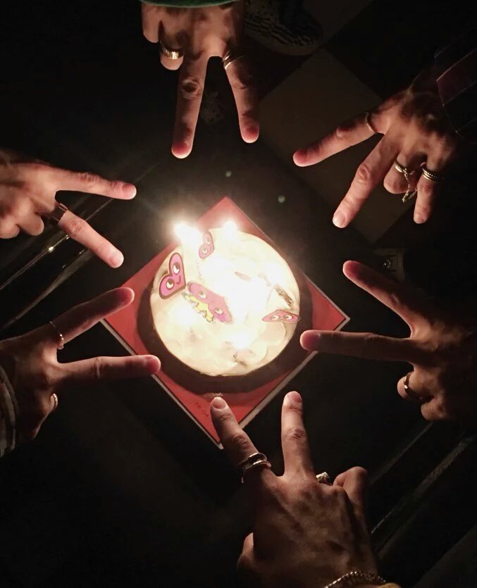 ______k92's tweet photo. ケンの誕生日が昨日終わっちゃいました
お祝いしてくれたたーくさんのビョルピ
メンバ ！ありがとう ~ 大好き ~ ❤테헷 https://t.co/9skRmGKyNi