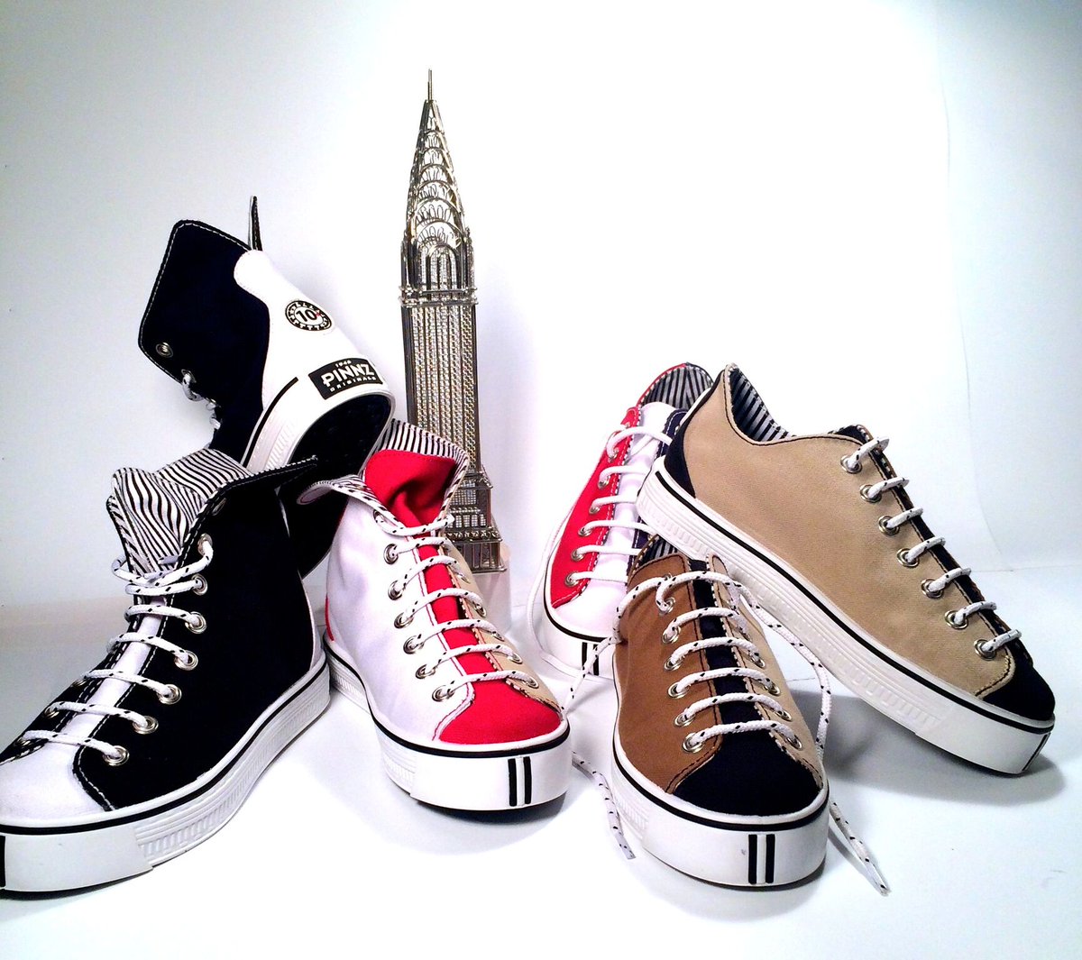 PINNZoriginals's tweet photo. Those streets will make you feel brand new...especially when walking in your Pinnz! #pinnz #NYC #sneakers #love #tbt https://t.co/HXsGG9koUi