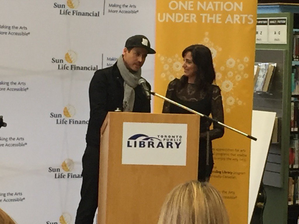 .<a href="/MrRaineMaida/">theda mcclure</a> <a href="/chantalkreviaz/">chantal</a> donate guitar, keys to <a href="/torontolibrary/">Toronto Public Library</a> for instrument-lending program. #cbcnewsarts