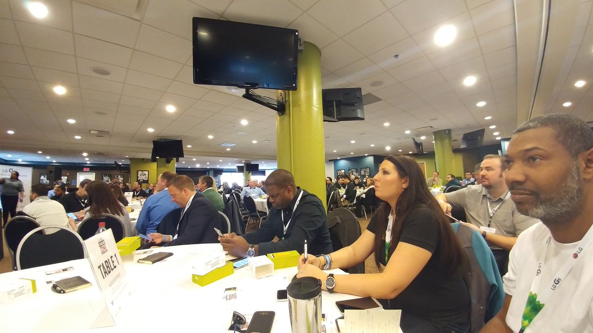 Sprint2072's tweet photo. Wide Angle Shot #LGG5DETROIT https://t.co/jsqu1NQtRY