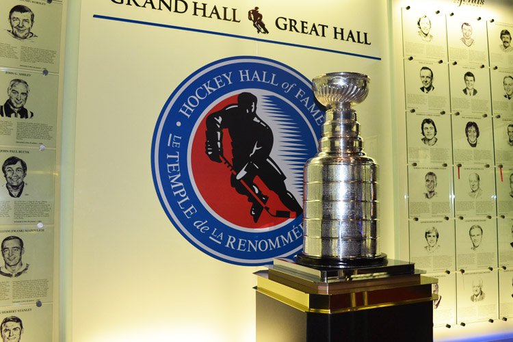 Hockey Hall Of Fame On Twitter The Stanley Cup Is On Display At The