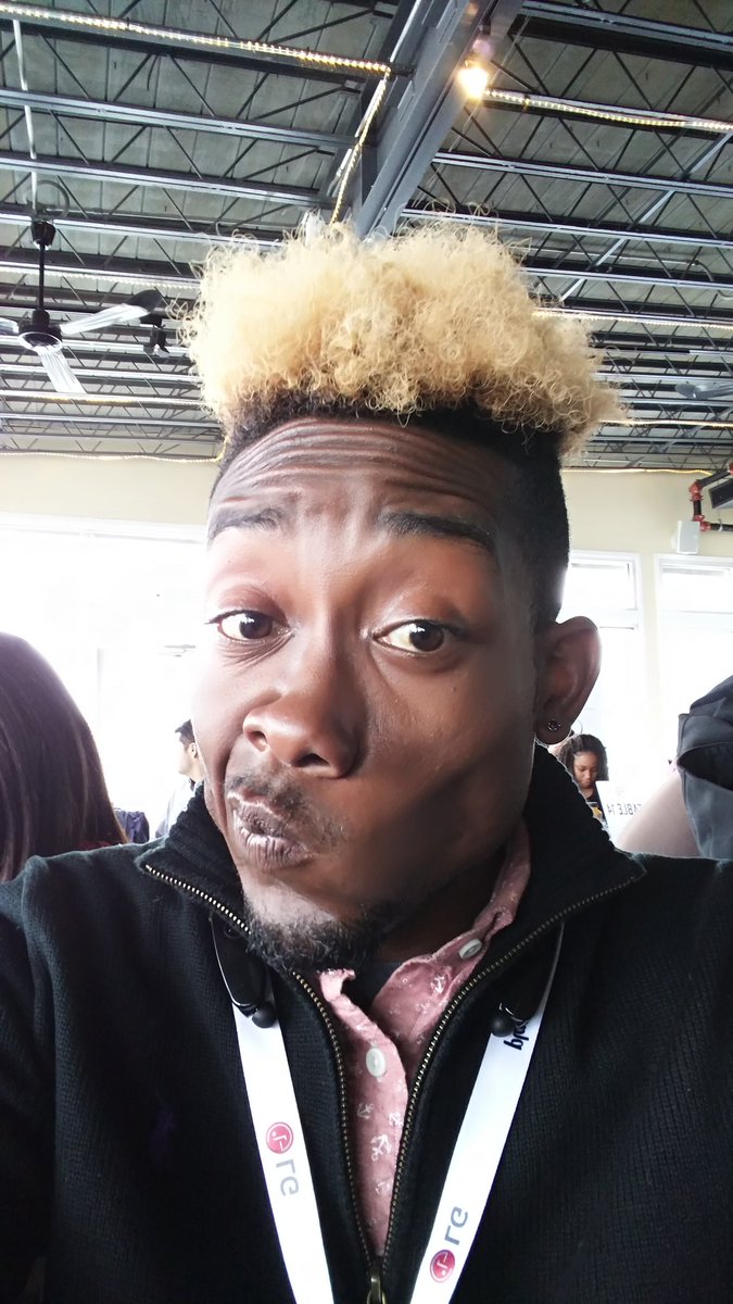 #selfie prefect due to thr #LGG5 #SPRINTatRADIOSHACK #LGG5NYC who doesnt like taking a selfie