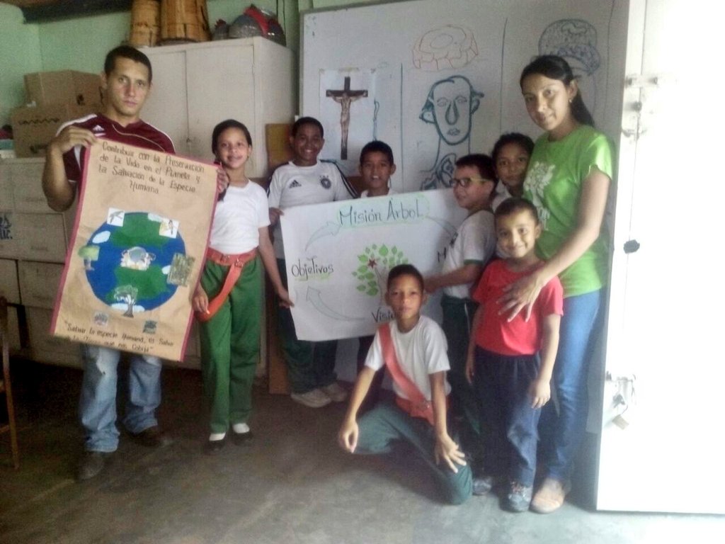 MisionArbolPortug tweet media