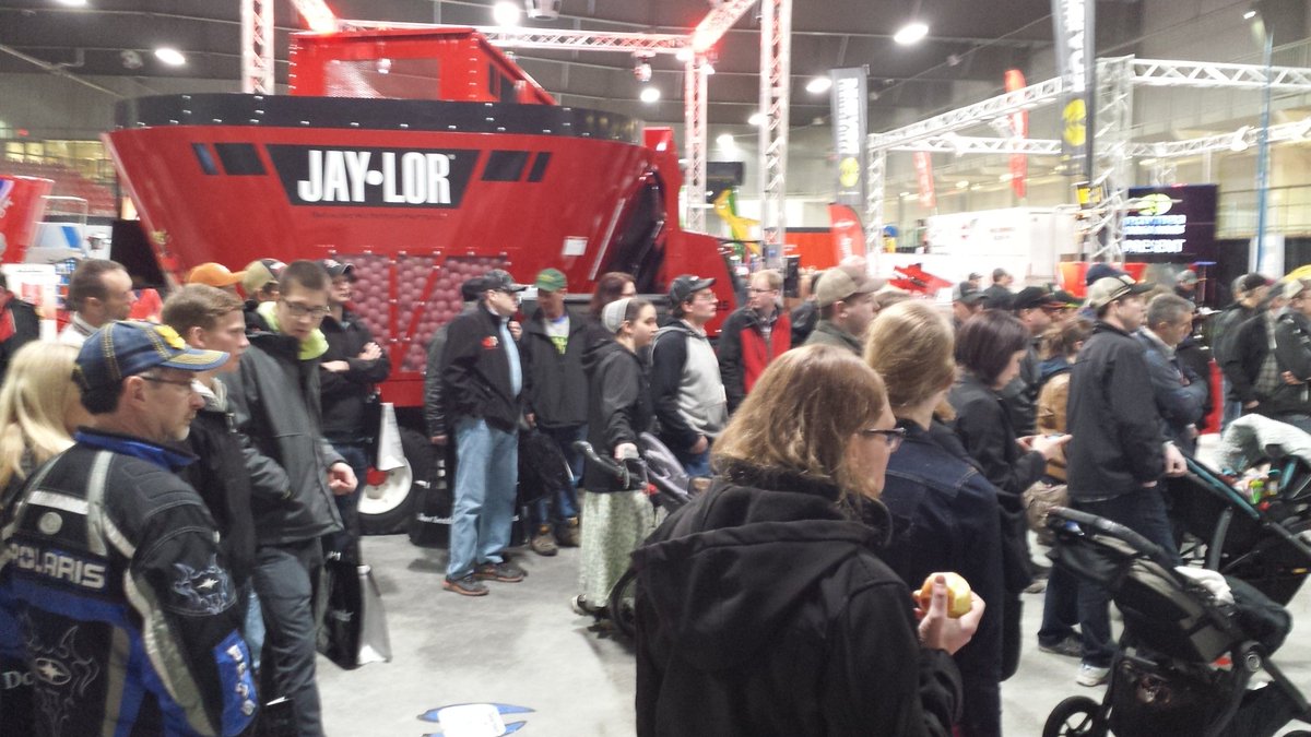 ONDairyGoatCoop's tweet photo. Capacity audience. https://t.co/vt6zfdAEgJ