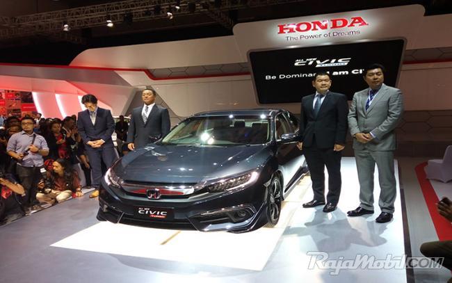 edwardginting's tweet photo. big promo All-New Honda Civic 10th-generation at #IIMS2016 https://t.co/2UEzDbQBKd https://t.co/JMe3AQ89QK