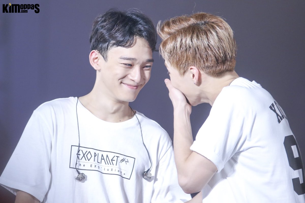 dear9921's tweet photo. #4YearsWithXIUMIN #4YearsWithChen #4YearsWithEXOM https://t.co/TPA8J5hykR