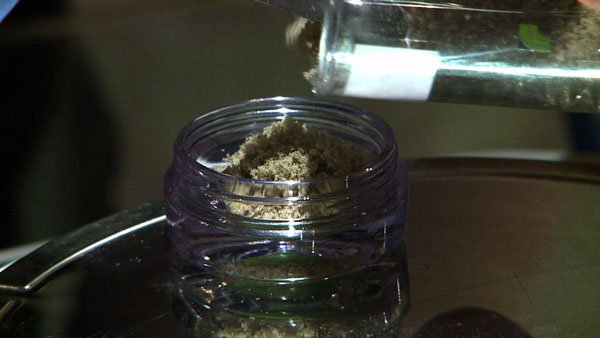 TheHealingTreeB's tweet image. Bill would allow medical marijuana in schools for children buff.ly/1HwUXtx #MedicalMarijuana #Cannabis