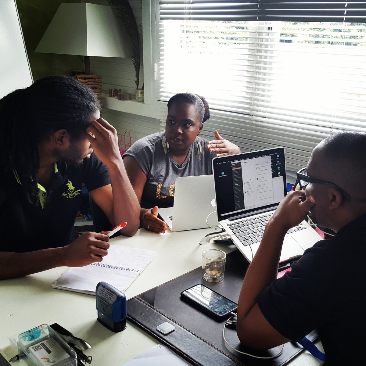 agencepbo's tweet photo. Échanges, réflexions et créativités 💡
Préparation de nos 2 prochains pilotes.
#BrandContent #Guadeloupe #PBOAtWork https://t.co/ChPj4ICQWK