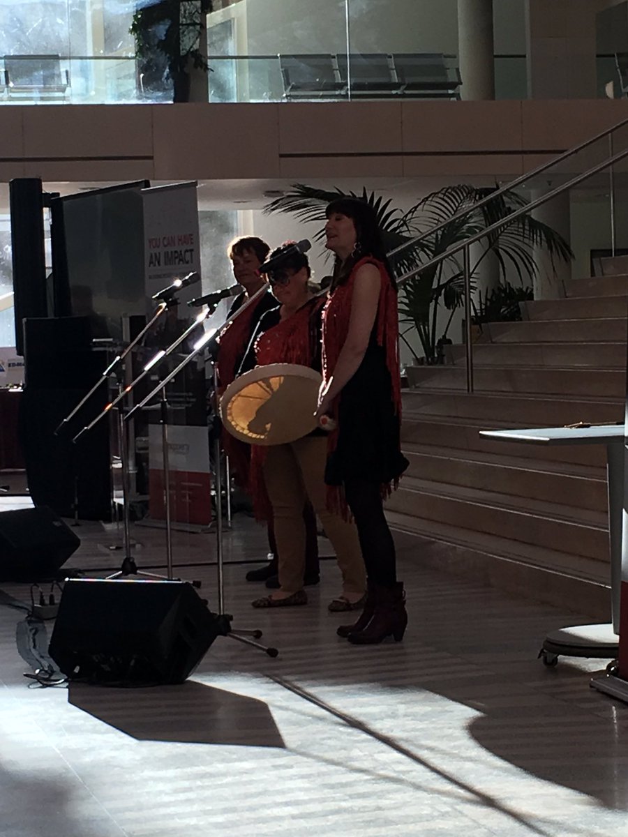 HeatherKlimchuk's tweet photo. Thanks to Mayor @doniveson for hosting delegates from #citiesreducingpoverty! Incredible performance from Asani!! https://t.co/Mh3N2QpNJV