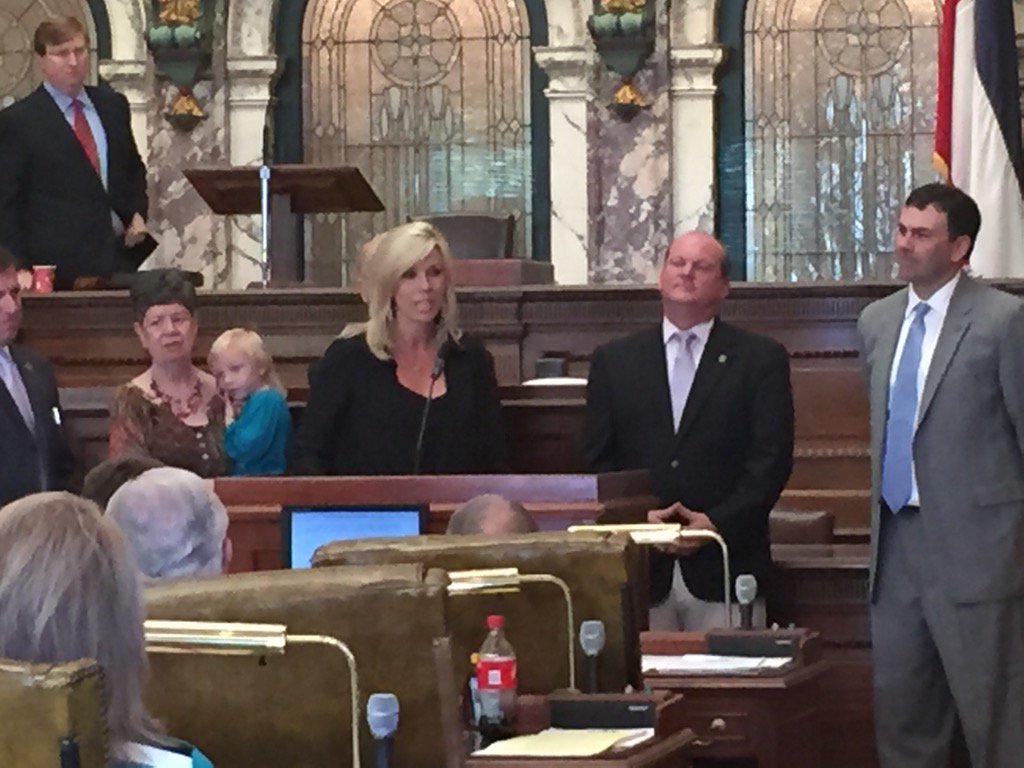 yessamjc's tweet photo. Sarah Thomas being recognized on the Senate floor for being the first full time NFL official https://t.co/PrLMwu2lRU