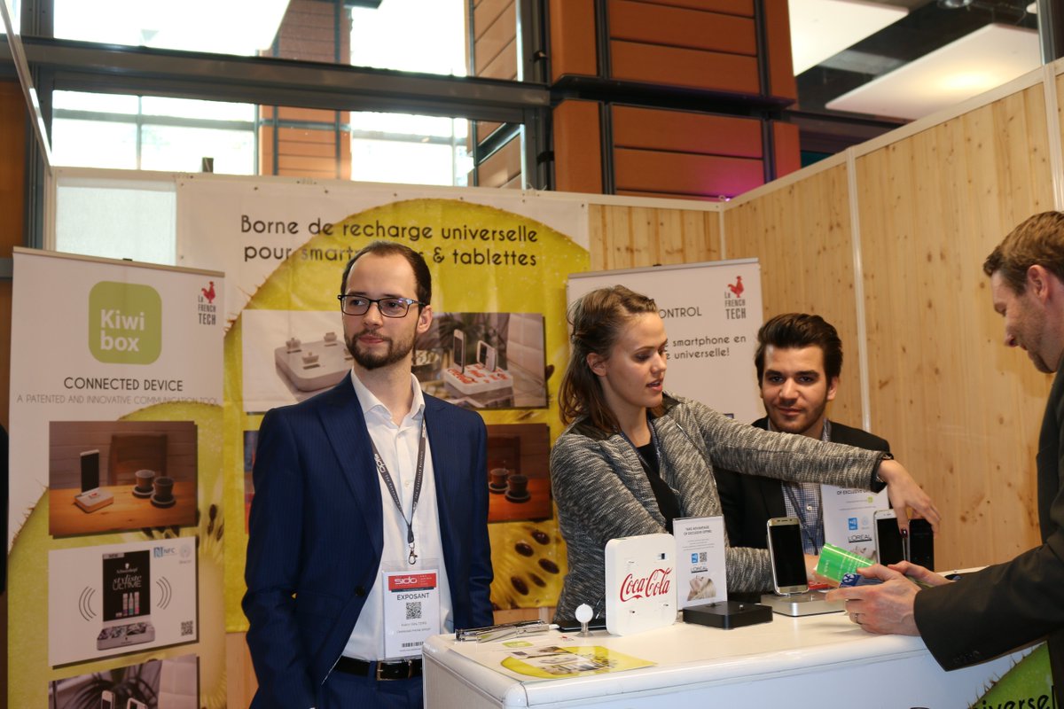 Digitaleague's tweet photo. Au @SIdOevent on retrouve nos adhérents ! @the_KiwiBox @Rtone_Dev2M @GroupeHardis @Oracle #IoT  #digital https://t.co/yabPlo6Eir