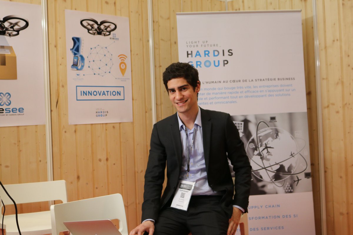 Digitaleague's tweet photo. Au @SIdOevent on retrouve nos adhérents ! @the_KiwiBox @Rtone_Dev2M @GroupeHardis @Oracle #IoT  #digital https://t.co/yabPlo6Eir