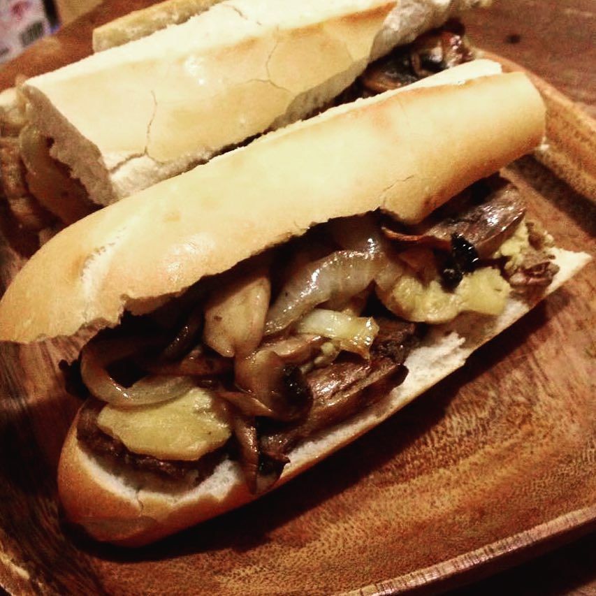 ZengarryVeg's tweet photo. Monika made this vegan steak and mushroom sub with Nelakee meatless steak and #zengarry Pu… https://t.co/lerZ2aAHnm https://t.co/47yAWALa6L