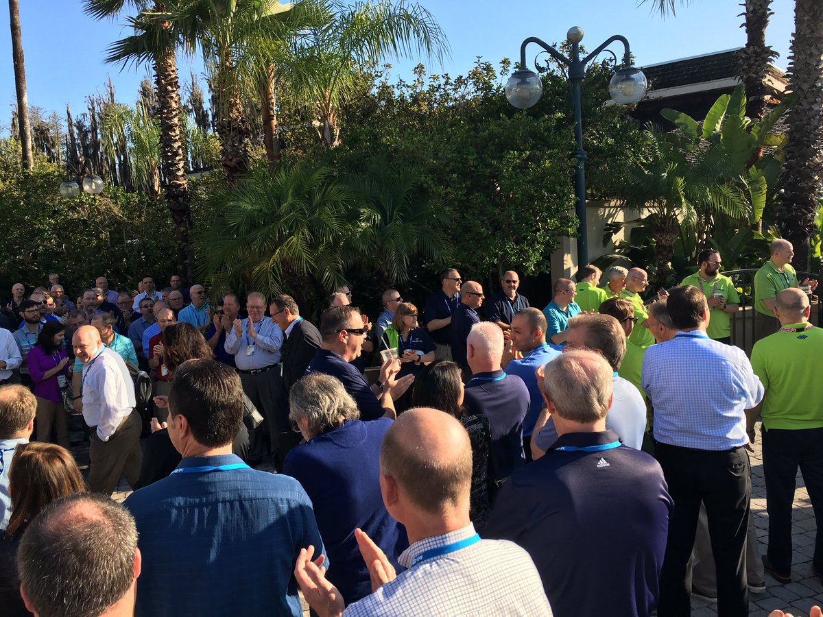 BorisKoechlin's tweet photo. Clapping in our partners! Welcome.  #SAS2016 #AVtweeps @AVISPLCanada @avisplinfo https://t.co/ifbLmslMys