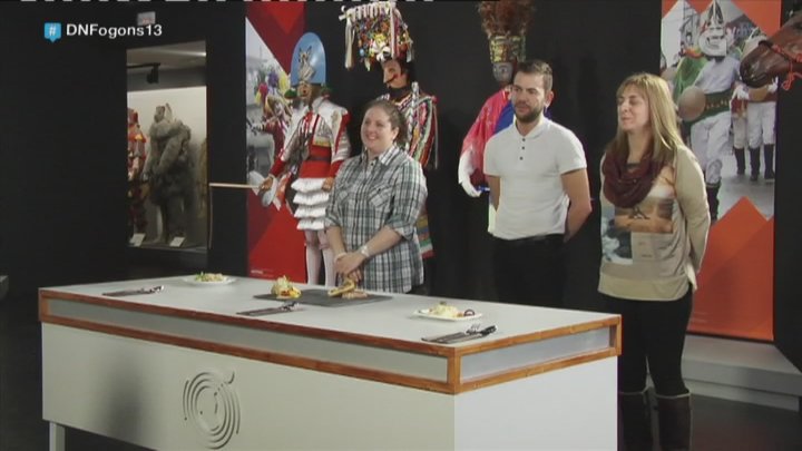 TVGalicia's tweet photo. Raquel pasará a competir por ser a mellor cociñeira de pataca de #Xinzo. Quen a acompañará no reto? #DNFogóns13 https://t.co/5jHV8Z1mMV