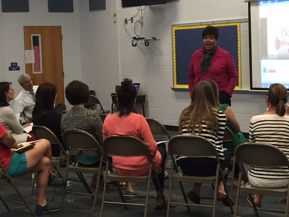 JonesJonesma's tweet photo. Getting inspired about STEAM education thanks to @fccpsAshshaheed #gbessteam #SRCteach https://t.co/c3dJxOrqy1