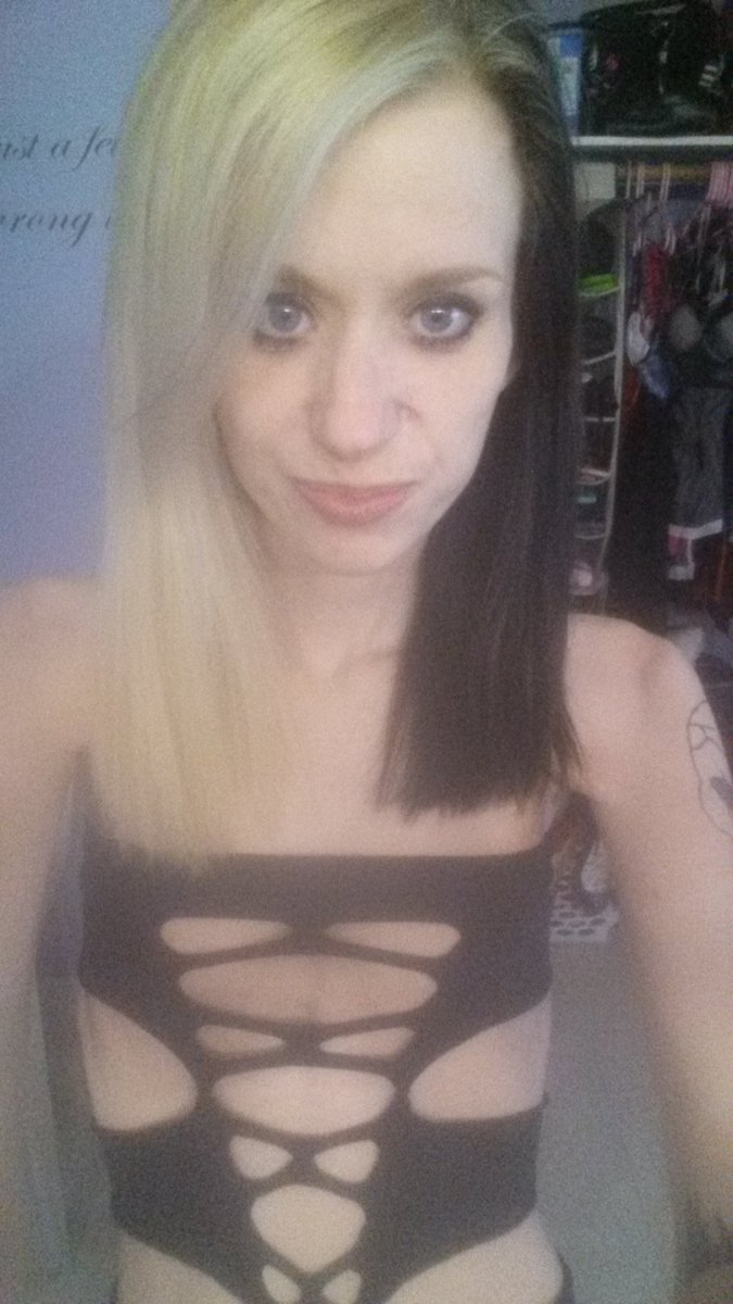 ryeleerae's tweet photo. Work!! #stripper #stripperlife #hustle #pornpunx #ryeleerae #pornstar #sexsexsex #hotteen #teenagewhore #tinyblond https://t.co/sRw9p32JAi
