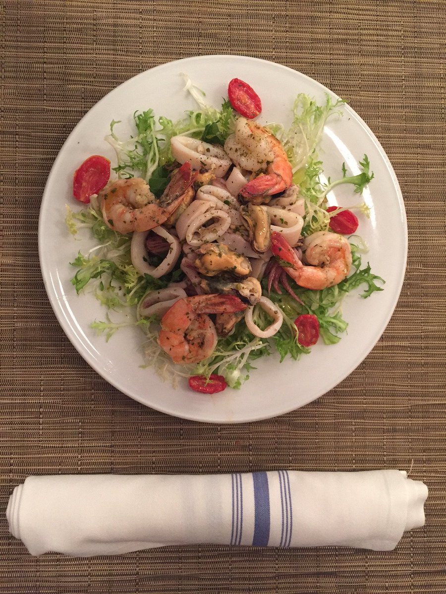 jat808's tweet photo. #MozzarellaeVino's Calamari, mussels and shrimp salad. #ItalianCuisine #ChefVitoGnazzo https://t.co/1xwJ3X9CCw https://t.co/2mRuCnQ74Q