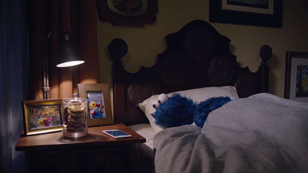 Treat yourself to these "outtakes" from Cookie Monster's Apple ad theverge.com/2016/4/7/11388…