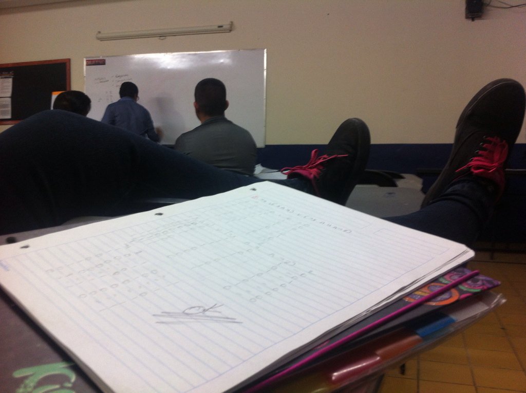 lidia4950's tweet photo. Una también se cansa de estudiar jaja https://t.co/BkAJyJbch5