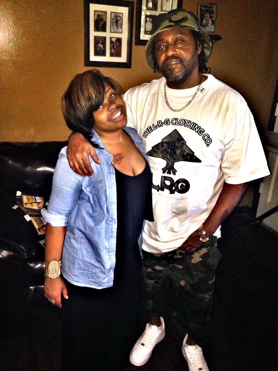 BmeTripleplay's tweet photo. If Bossmane Don't Trust you I'm gone SHOOT YOU! #MyThuggaπ #Tbt https://t.co/M1GxGaZlSK