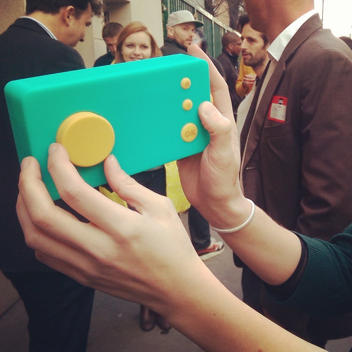 futuresfestival's tweet photo. Ce soir pour le lancement de #MakeItHappen à @WoMa_Paris  on a croisé @luniimaginaire #reussite #design #FenS2011 https://t.co/zb6HFZGcoK