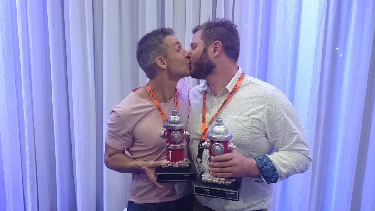 KarenOosthuize3's tweet photo. True love!!  @Purdicom and @DigitalAir https://t.co/Ai8f4z5sC1