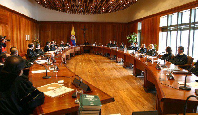 CaraotaDigital's tweet photo. Parejas homosexuales en Colombia podrían casarse próximamente https://t.co/uML4b5RgKu https://t.co/4UFD48dErO