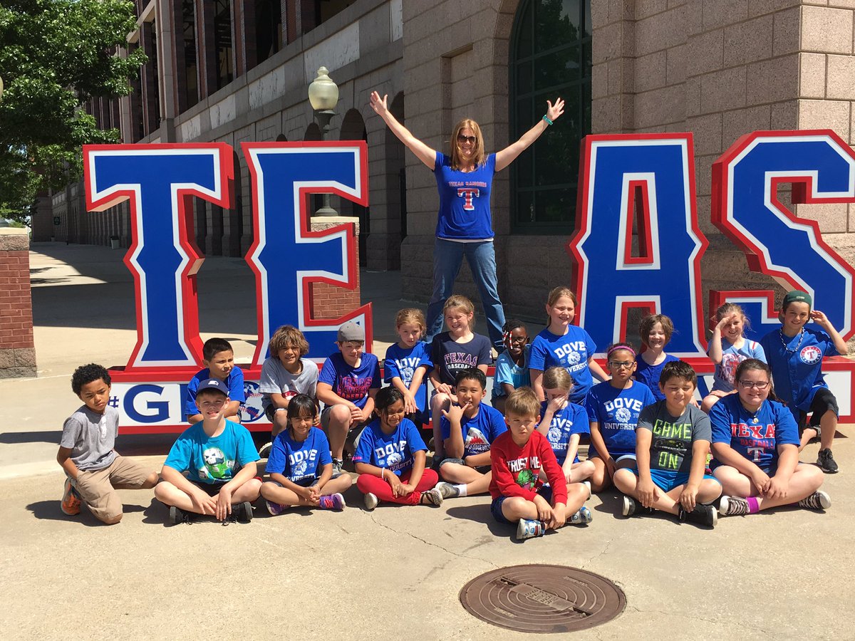 DES_3rd's tweet photo. Had a great day with the @Rangers !! Thank you! #DESisBEST https://t.co/bPe8JWeUZn