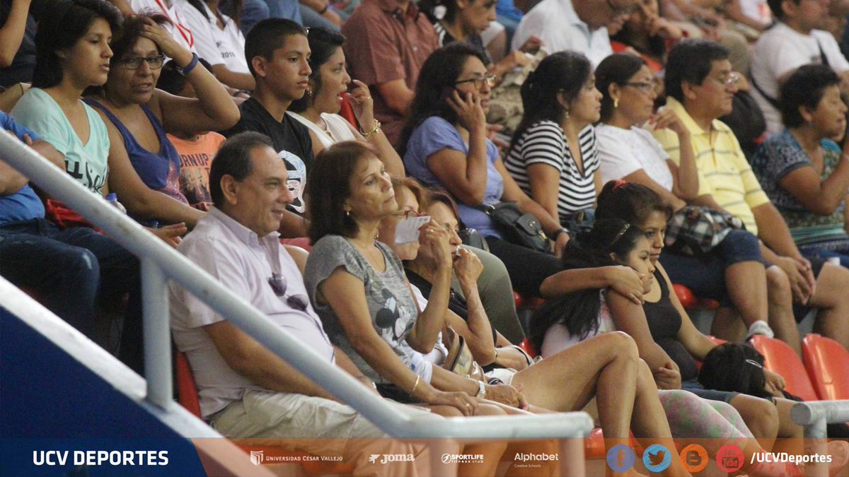 UCVDeportes's tweet photo. [FOTOS] Revive en imágenes la clasificación de Vallejo a Semifinales. https://t.co/HatCBq7GJd #UCV2016 https://t.co/Ob8eTxCaxu