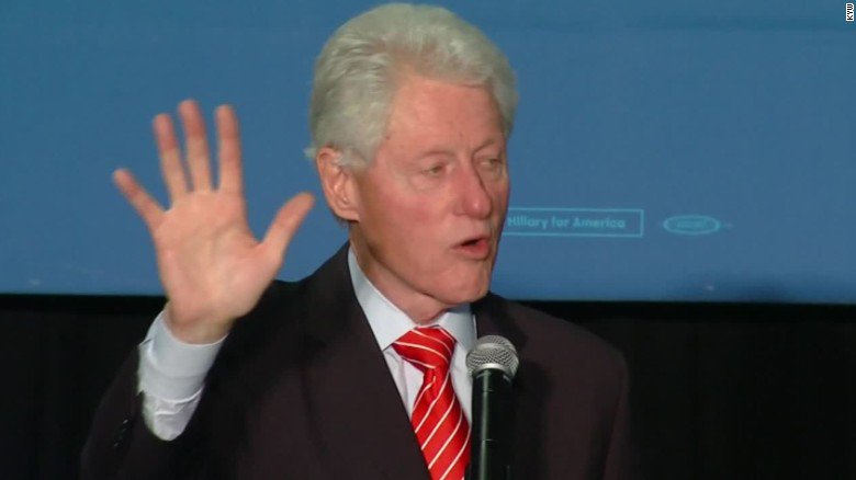 CNN's tweet photo. Bill Clinton spars with Black Lives Matter protesters while speaking in Philadelphia https://t.co/XDUlfdY6ld https://t.co/ezbhvKjffa