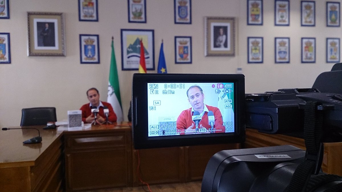 NoticiasDMalaga's tweet photo. Nuestro director, Francisco Gálvez,  presenta este viernes "La Axarquía en los libros" 20h sede @AxarquiaMNC https://t.co/pIzhLiwVCW