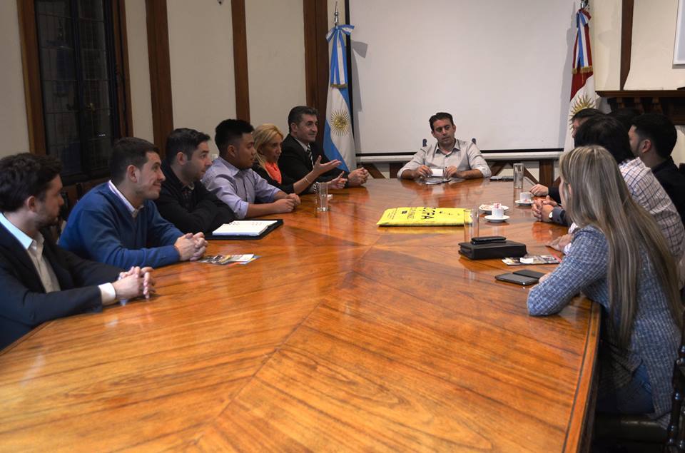 Centrosdialogo's tweet photo. El Foro de Juventud junto a los miembros del Centro se reúnieron con representantes de la Agencia Córdoba Joven. https://t.co/UIonmPiXRW
