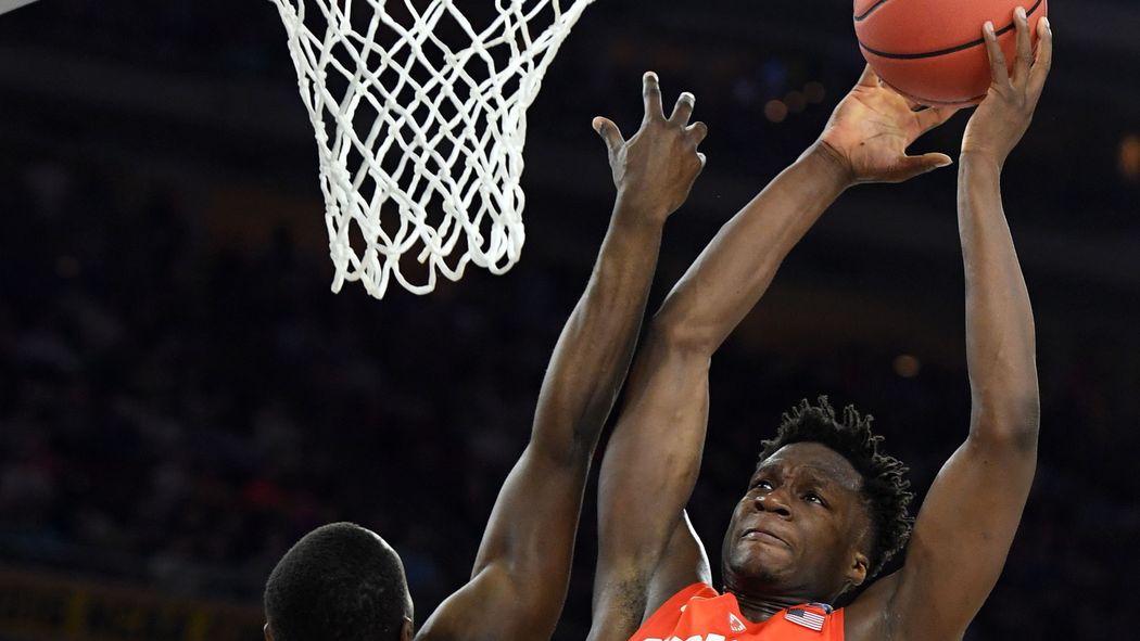 NunesMagician's tweet photo. Syracuse Basketball: Tyler Roberson Will Return to Orange for Senior Season https://t.co/9jOilTBH6d https://t.co/SgWNk9jbU0