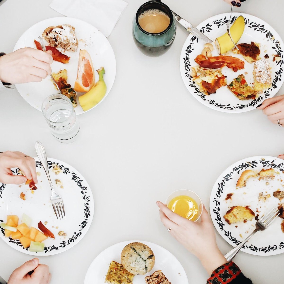 RCAonline's tweet photo. #brunchwork with @trdevries, and the Michigan office. #springishere #springbreakdoneright #collaborationstation https://t.co/Iw77w78PKR