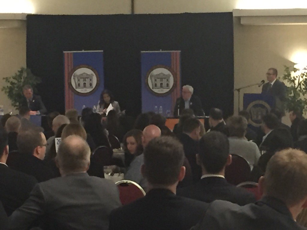 MyleneCrete's tweet photo. Salle comble à Brandon pour le #debatchefs #mbpoli #rcmb https://t.co/7I7bt74Ai1