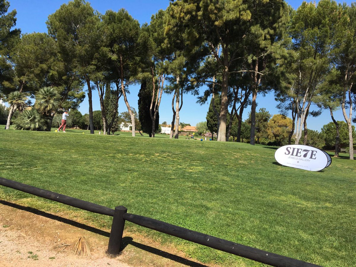 <a href="/sietegallery/">SIETE Jewels Gallery</a> patrocina hoy el hoyo7 del IIITorneo de golf a beneficio de <a href="/Fuvane/">Fundación Fuvane</a>. ¡Se entregará un premio especial!