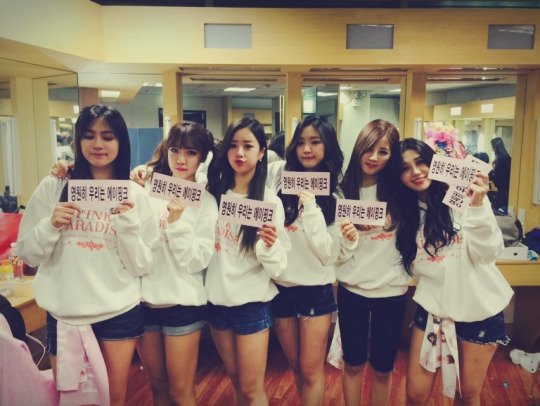 apinkbabybm's tweet photo. GOOD NIGHT AND #FOREVERAPINK 💕
@HR_CHOR91 @HR_eunji93 @HR_naeun94 @HR_Namjoo95 @HR_OHY96 LOVE YOU GUYS~ #하엘핑크Day❤ https://t.co/nIFzvGfEtF