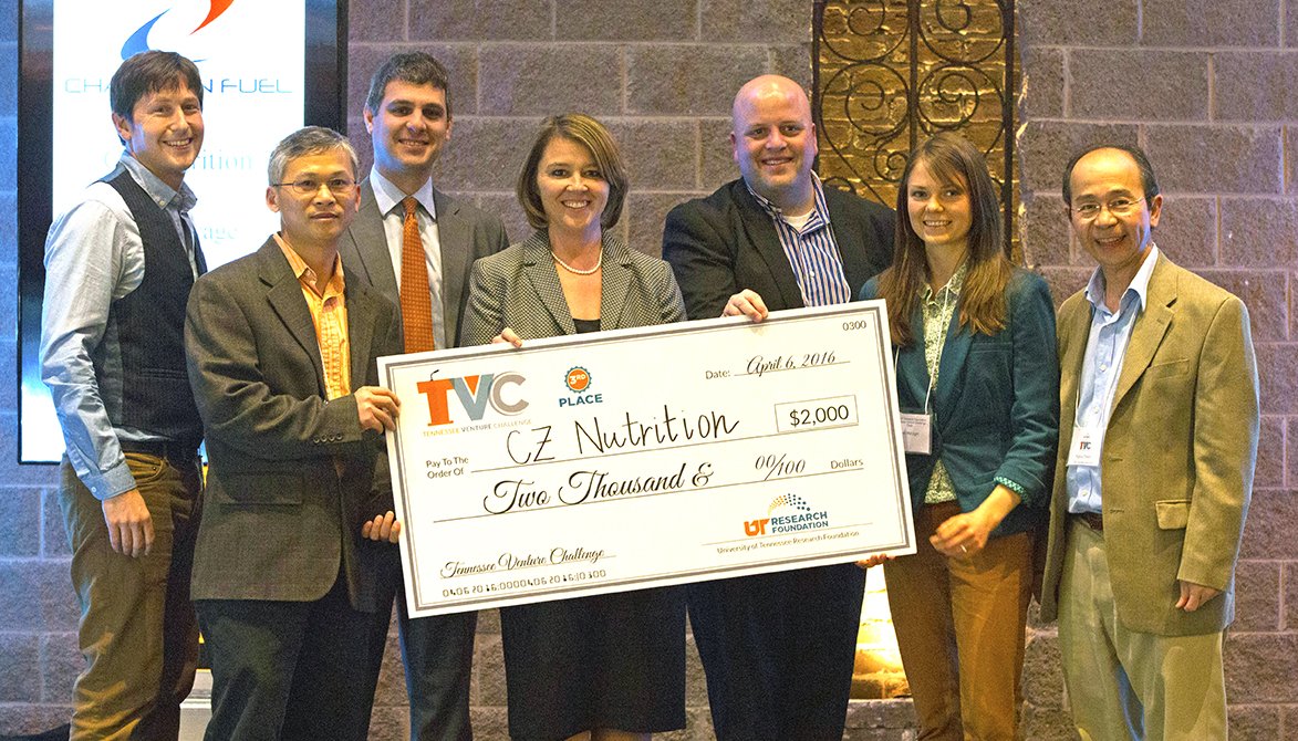 UTRF's tweet photo. #cznutrition takes home $2K as 3rd place at #2016TVC https://t.co/PHn2jdalwl … https://t.co/PRV2hN9neC
