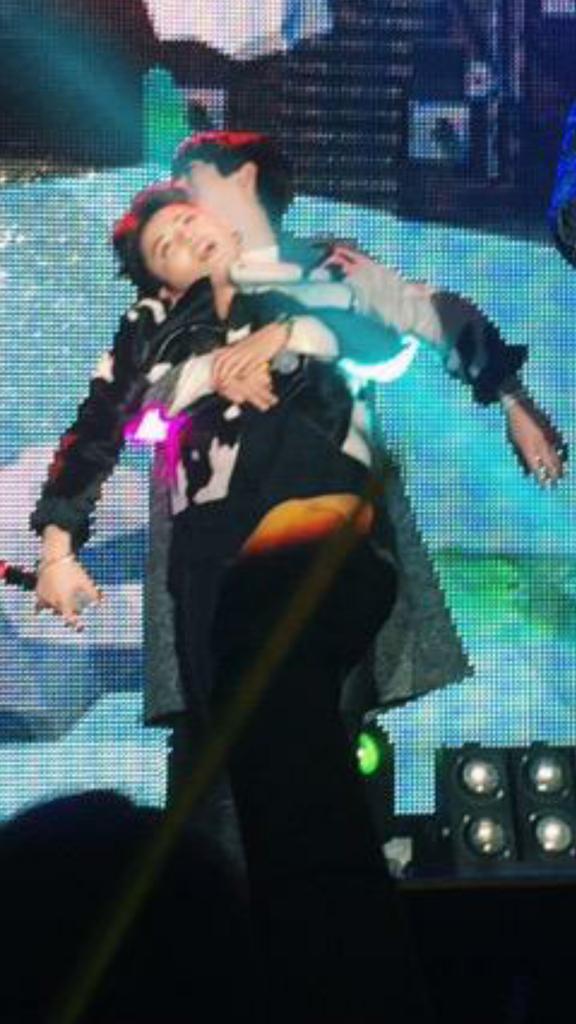 Blockbderp's tweet photo. S.O.S
911
HELP ME https://t.co/0q864kXCxM